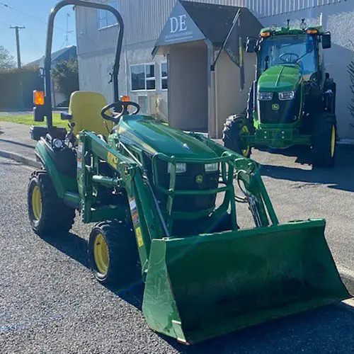 John Deere 1025R