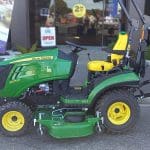 208513-john-deere-1025r-1
