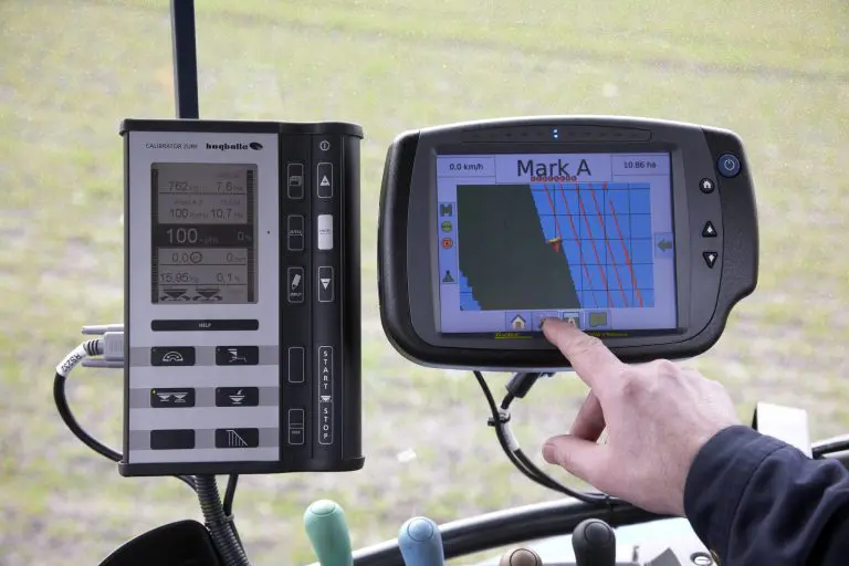 bogballe_calibrator-zurf-and-teejet-matrix-pro-768×512